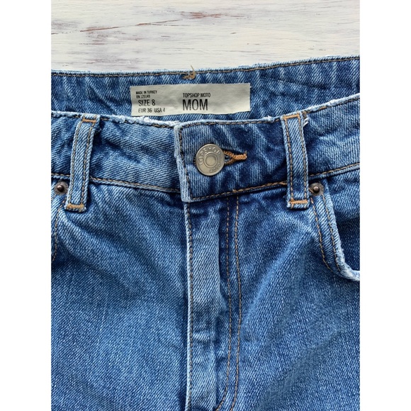 XS, TOPSHOP, blue denim MOM shorts with raw hem - Picture 5 of 8